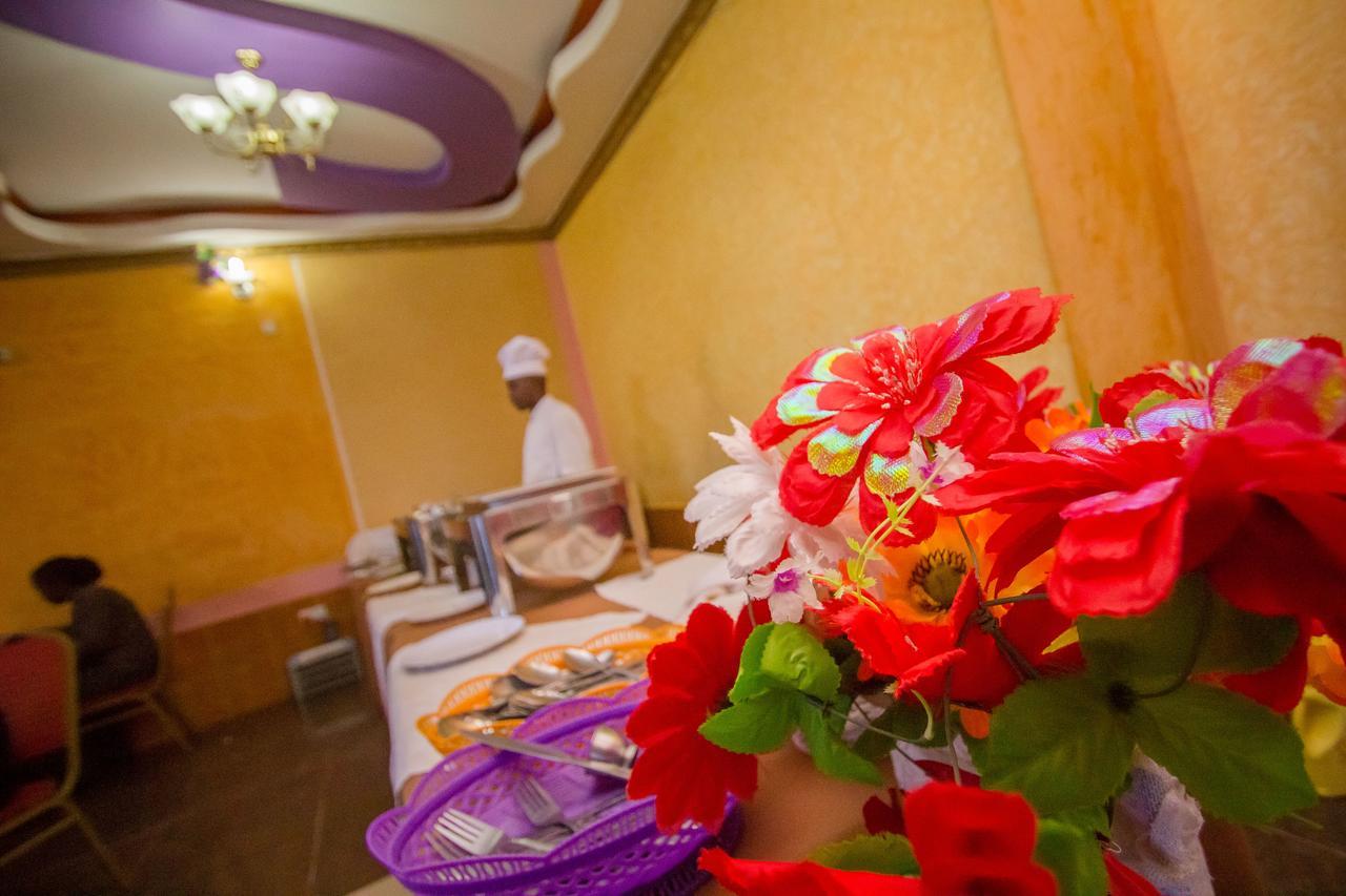 Grande Hotel Isiolo エクステリア 写真